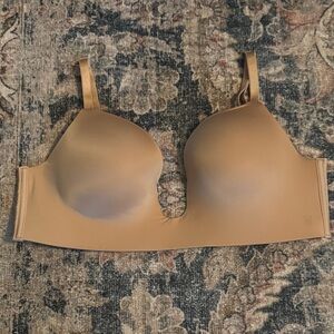 Victoria's Secret Seamless plunge Tan Bra